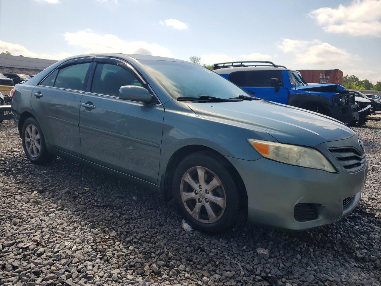 2010 TOYOTA CAMRY LE photo 10