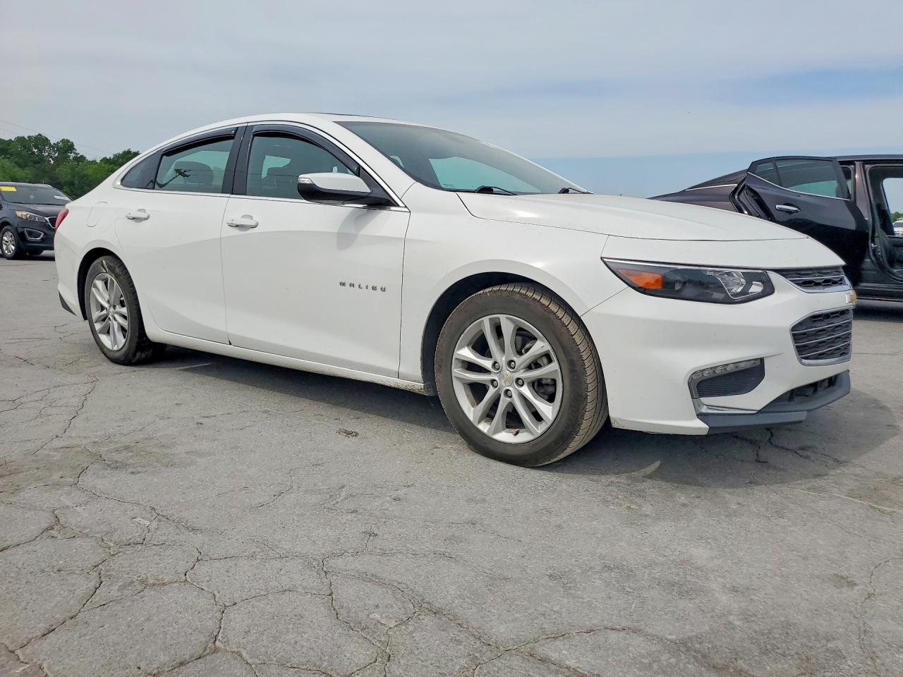 2018 CHEVROLET MALIBU LT photo 10