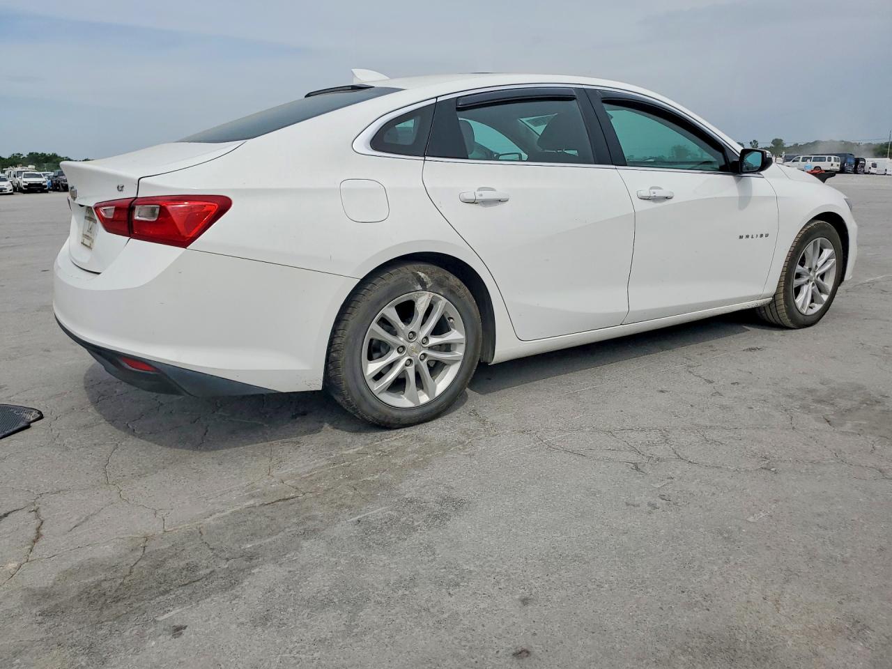 2018 CHEVROLET MALIBU LT photo 7
