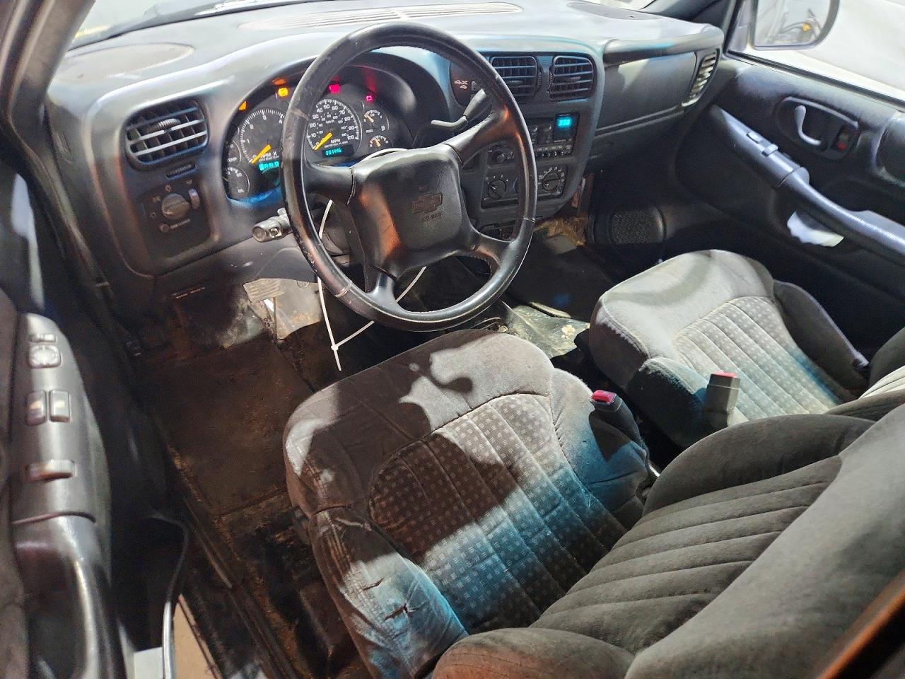 2000 CHEVROLET S TRUCK S10 photo 15