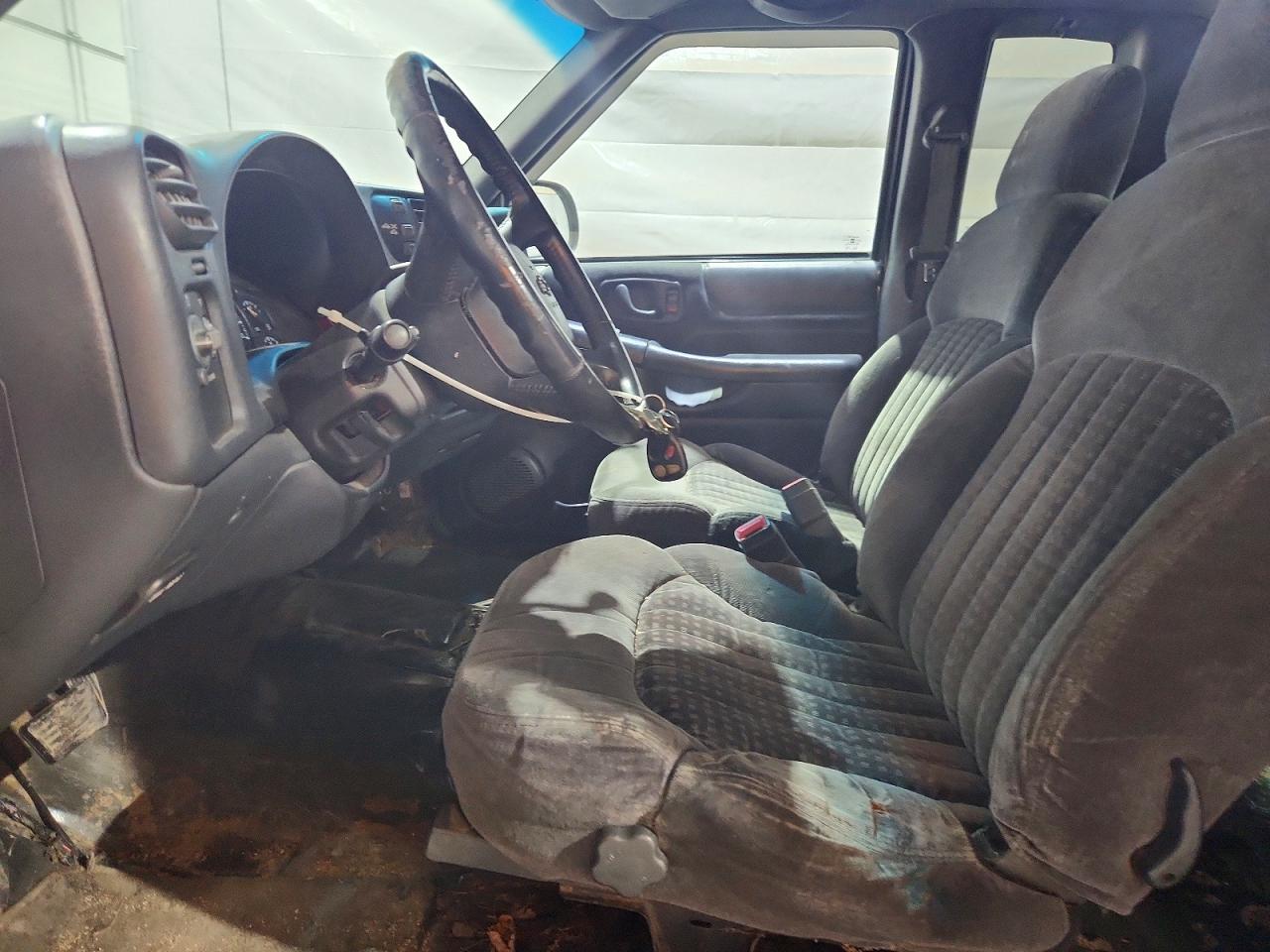 2000 CHEVROLET S TRUCK S10 photo 13