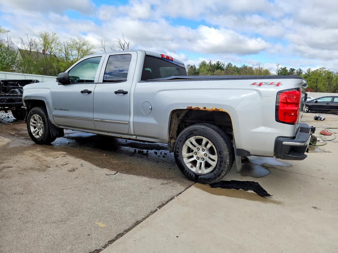 2014 CHEVROLET SILVERADO K1500 LT photo 2