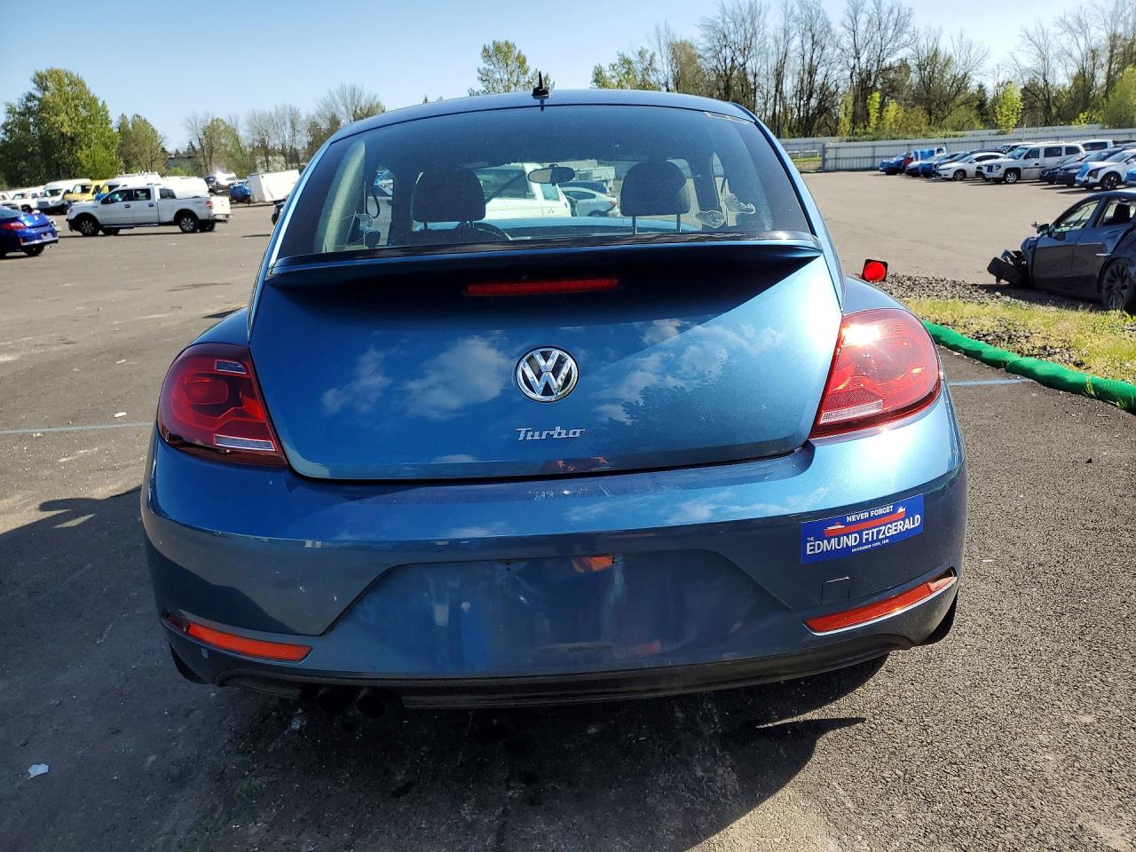 2019 VOLKSWAGEN BEETLE S photo 16