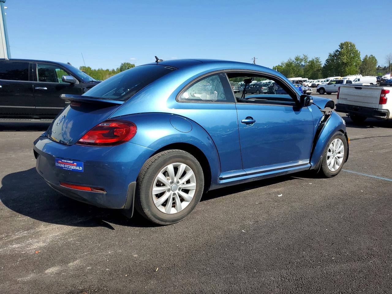 2019 VOLKSWAGEN BEETLE S photo 7