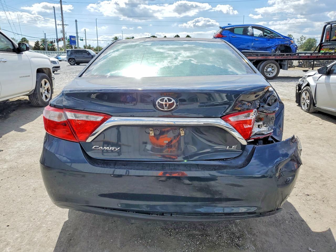 2017 TOYOTA CAMRY LE photo 11