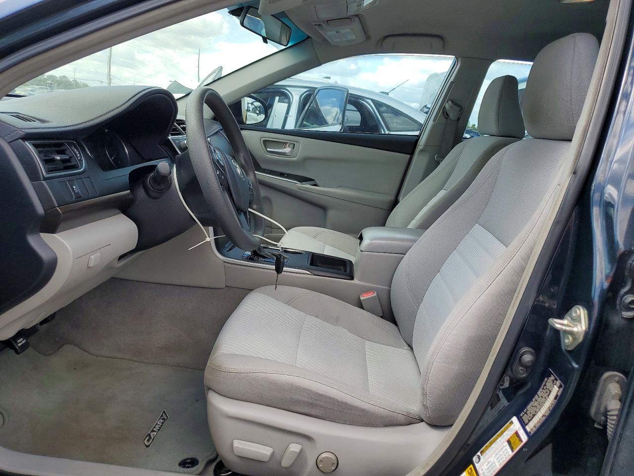 2017 TOYOTA CAMRY LE photo 13