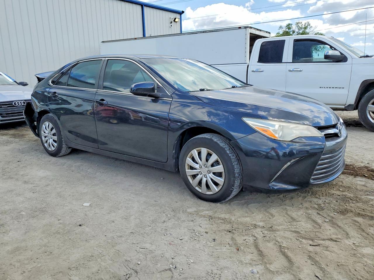 2017 TOYOTA CAMRY LE photo 7