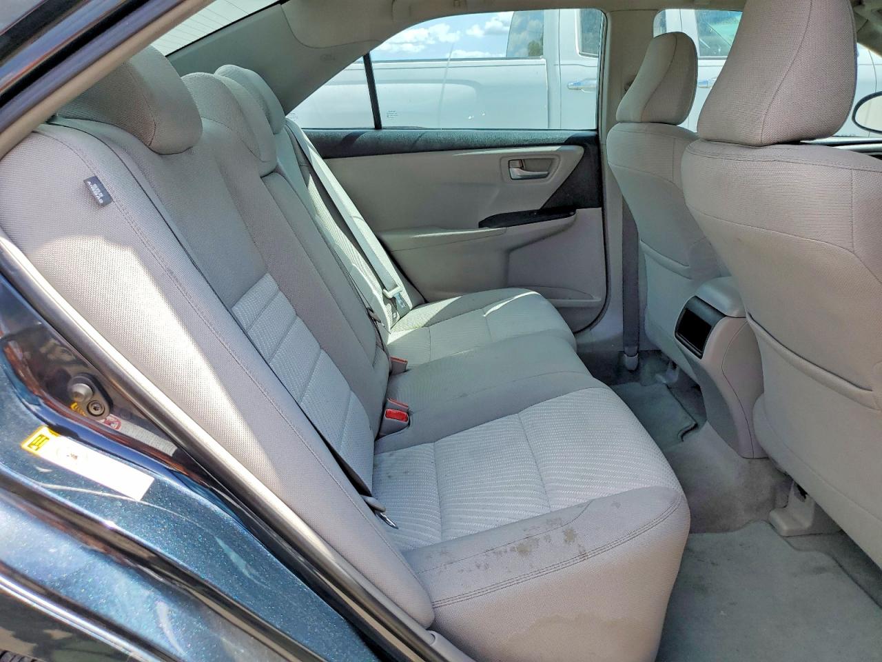 2017 TOYOTA CAMRY LE photo 19