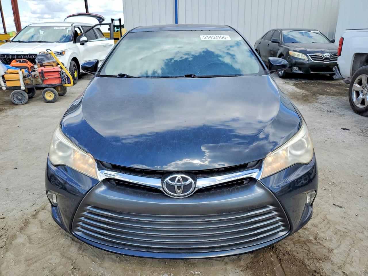 2017 TOYOTA CAMRY LE photo 9