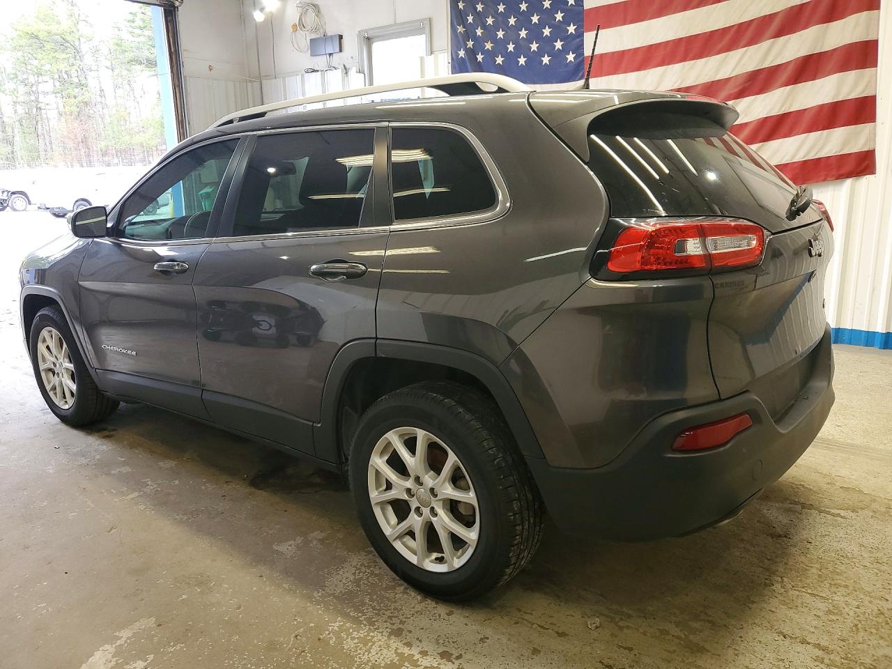 2017 JEEP CHEROKEE LATITUDE photo 4
