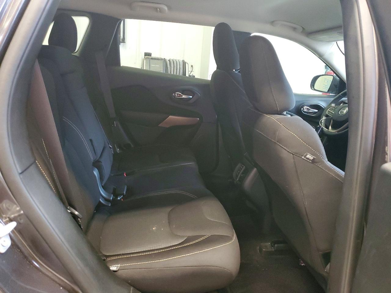 2017 JEEP CHEROKEE LATITUDE photo 31