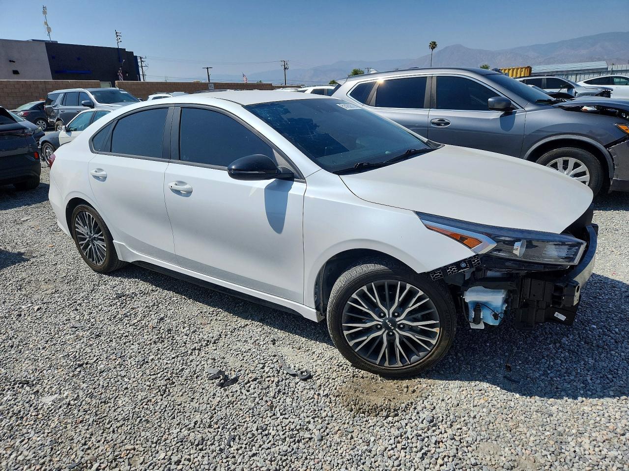2023 KIA FORTE GT LINE photo 7