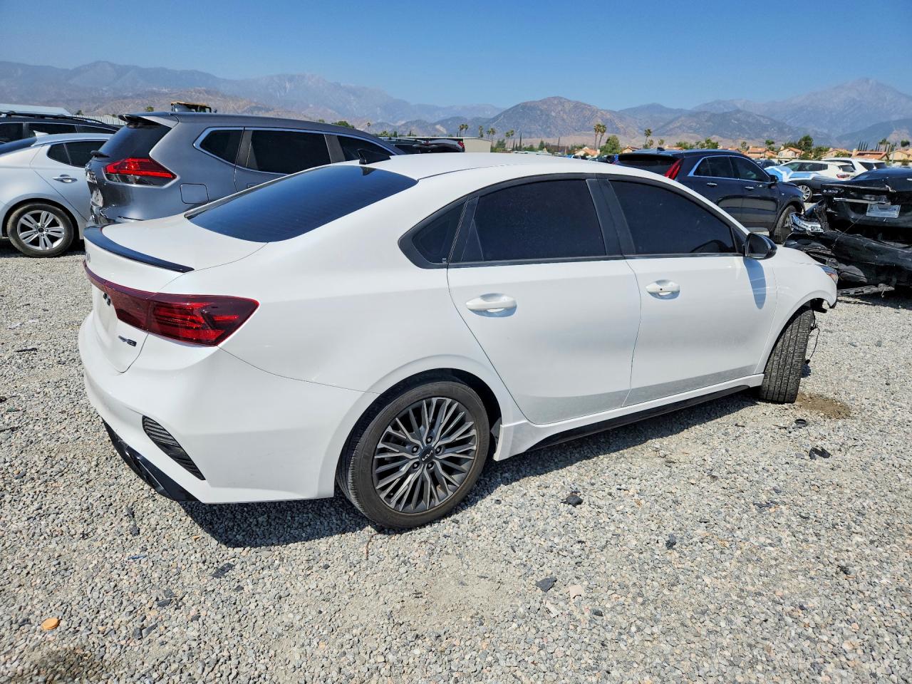 2023 KIA FORTE GT LINE photo 5
