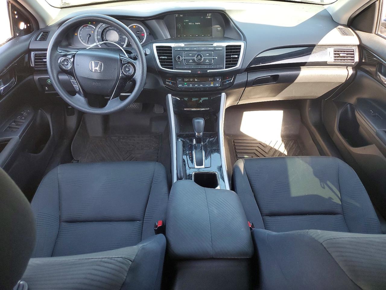 2016 HONDA ACCORD LX photo 8