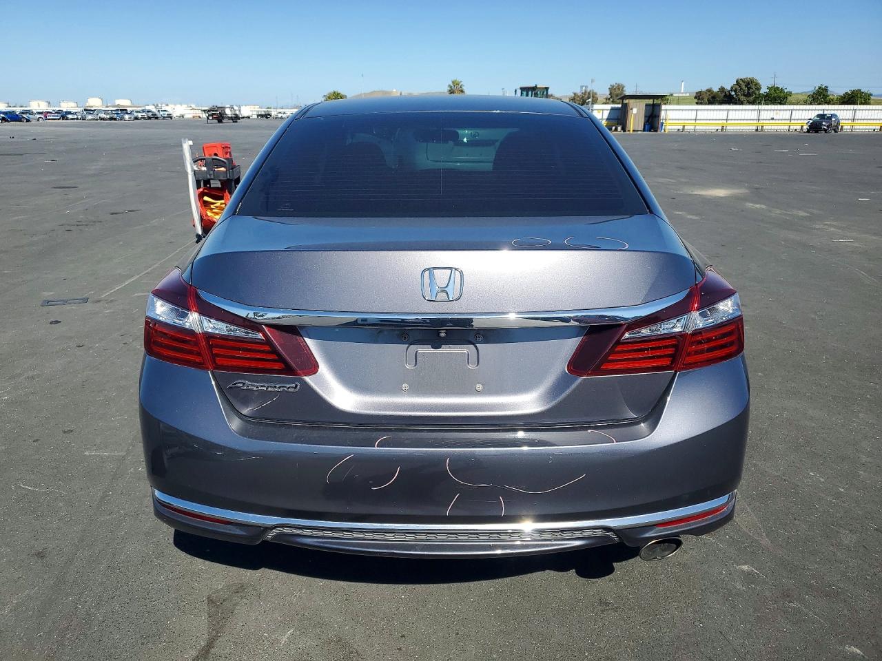 2016 HONDA ACCORD LX photo 6