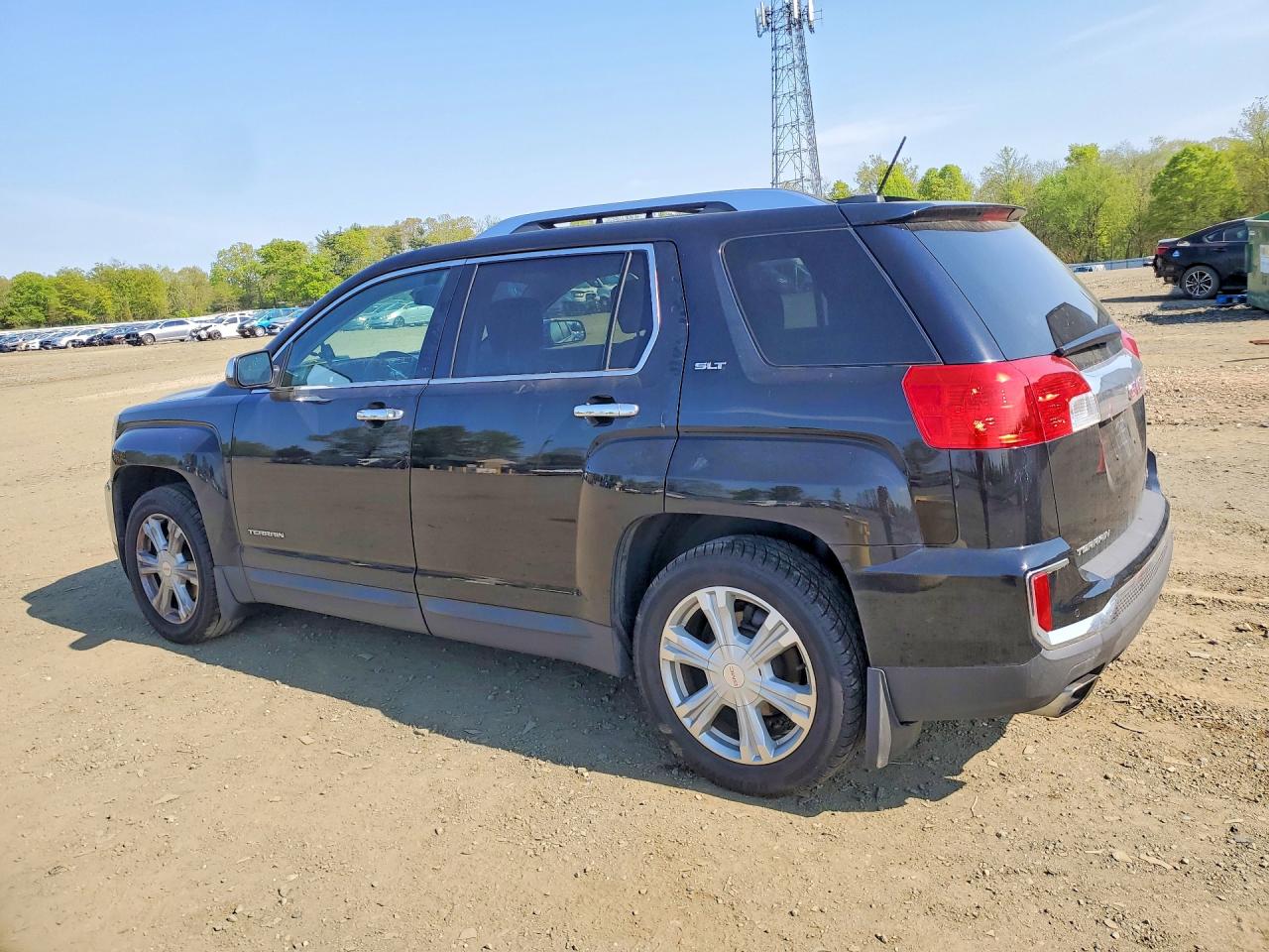 2017 GMC TERRAIN SLT photo 3
