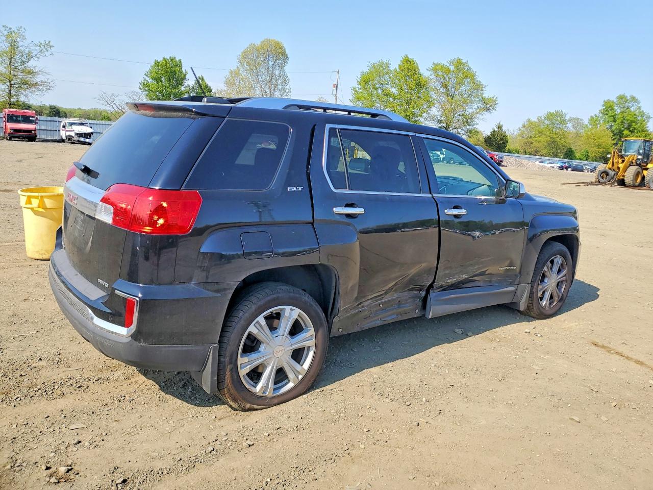 2017 GMC TERRAIN SLT photo 5