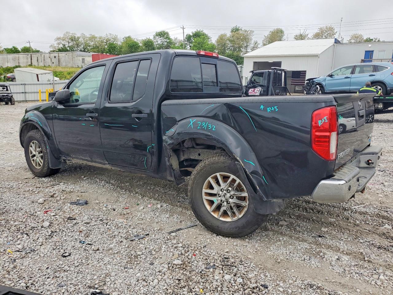 2017 NISSAN FRONTIER SV photo 3
