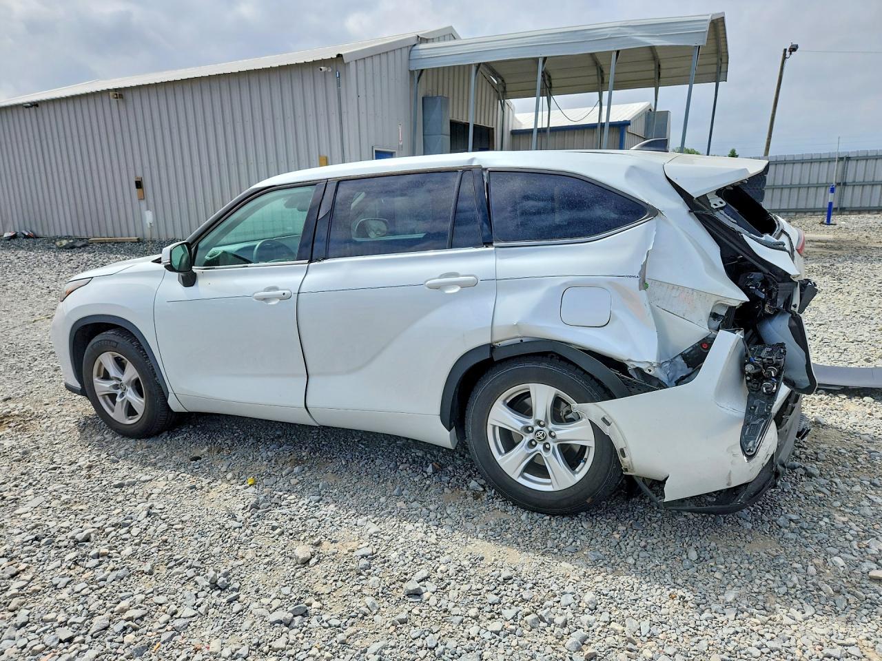 2022 TOYOTA HIGHLANDER L photo 2