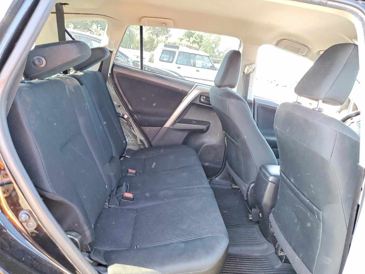 2018 TOYOTA RAV4 LE photo 21
