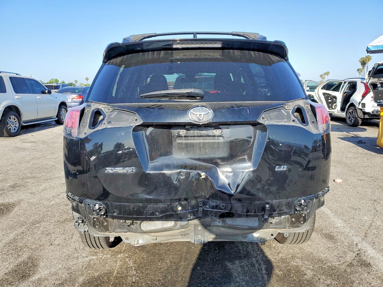 2018 TOYOTA RAV4 LE photo 11