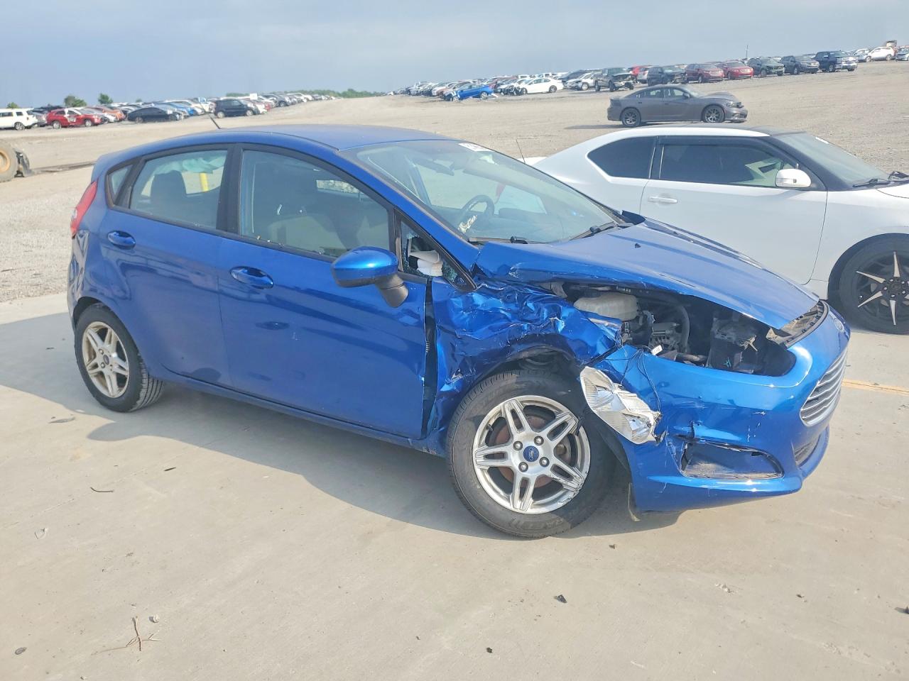 2019 FORD FIESTA SE photo 10