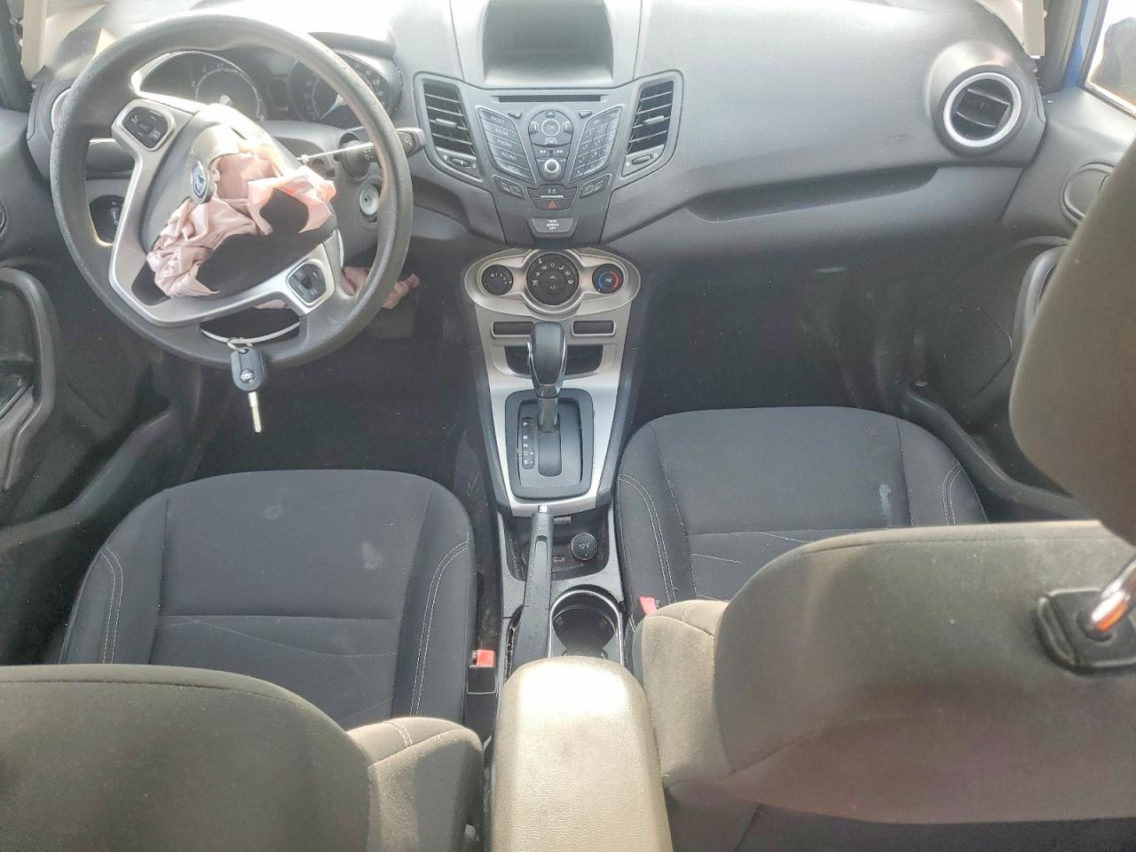 2019 FORD FIESTA SE photo 22