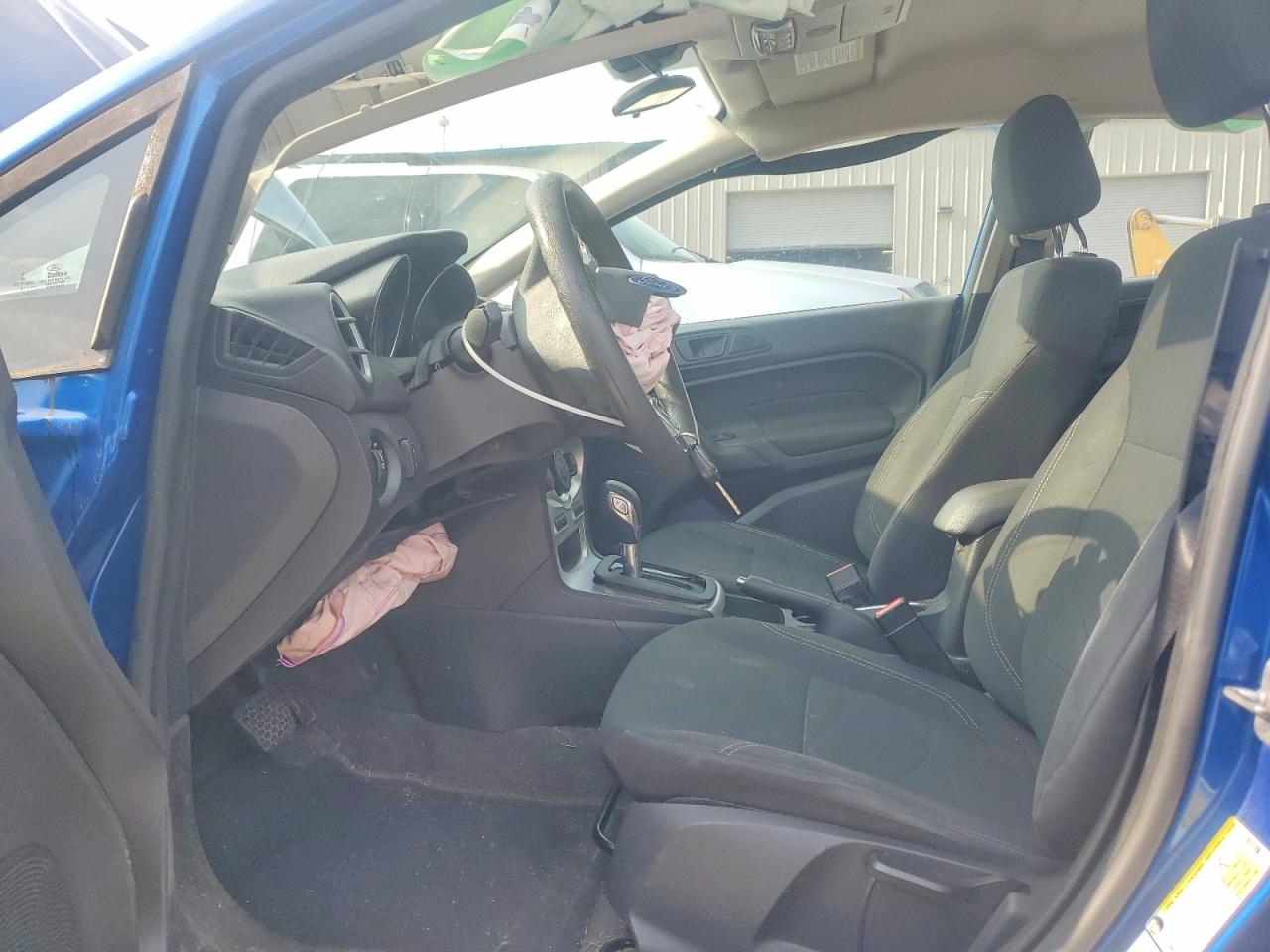 2019 FORD FIESTA SE photo 19