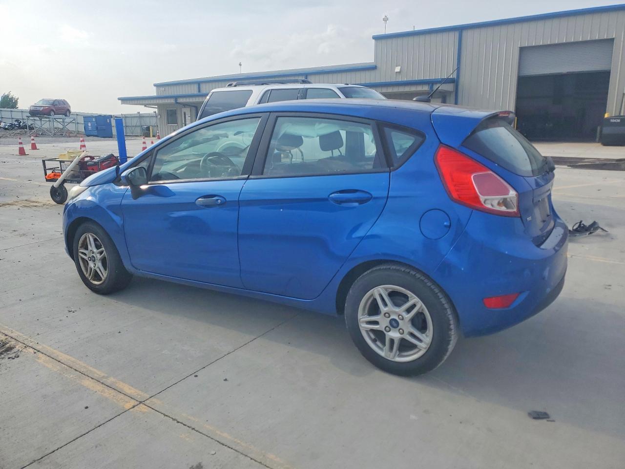 2019 FORD FIESTA SE photo 4