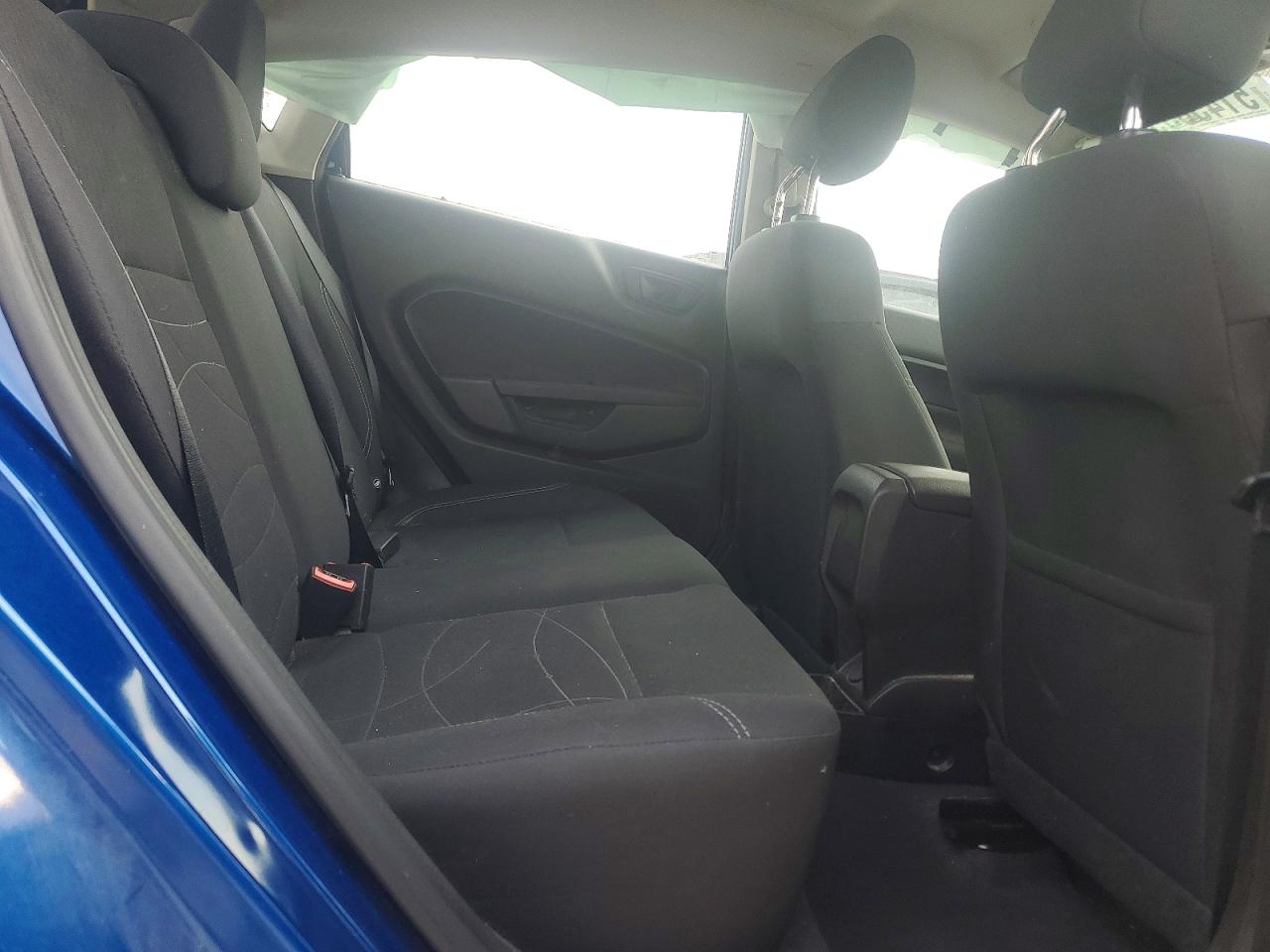 2019 FORD FIESTA SE photo 28