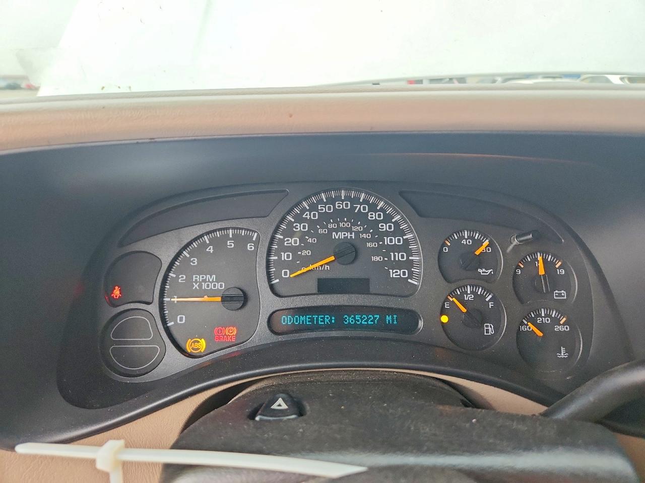 2003 GMC YUKON XL C1500 photo 25