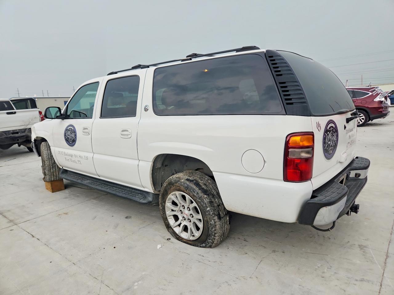 2003 GMC YUKON XL C1500 photo 4