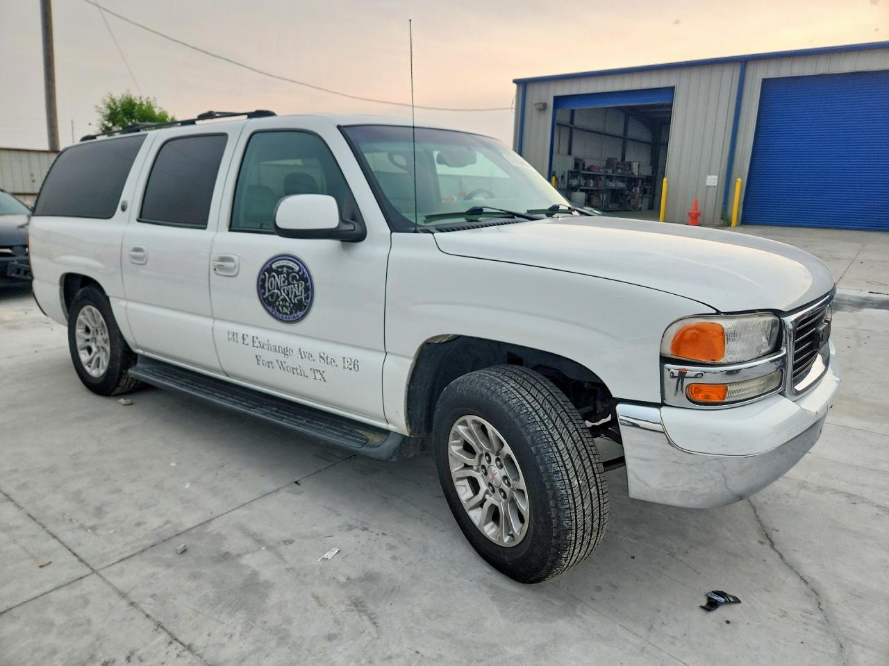 2003 GMC YUKON XL C1500 photo 10