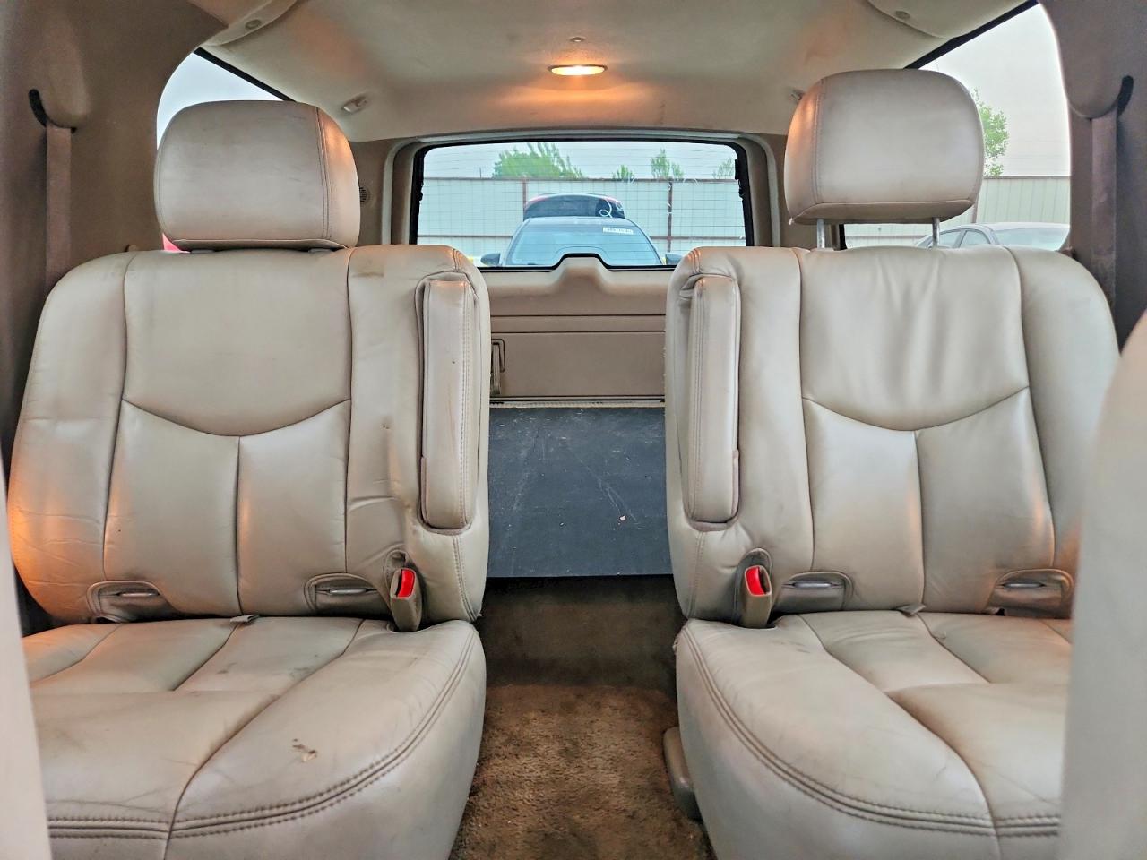 2003 GMC YUKON XL C1500 photo 28