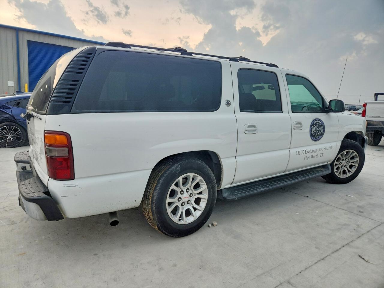 2003 GMC YUKON XL C1500 photo 7