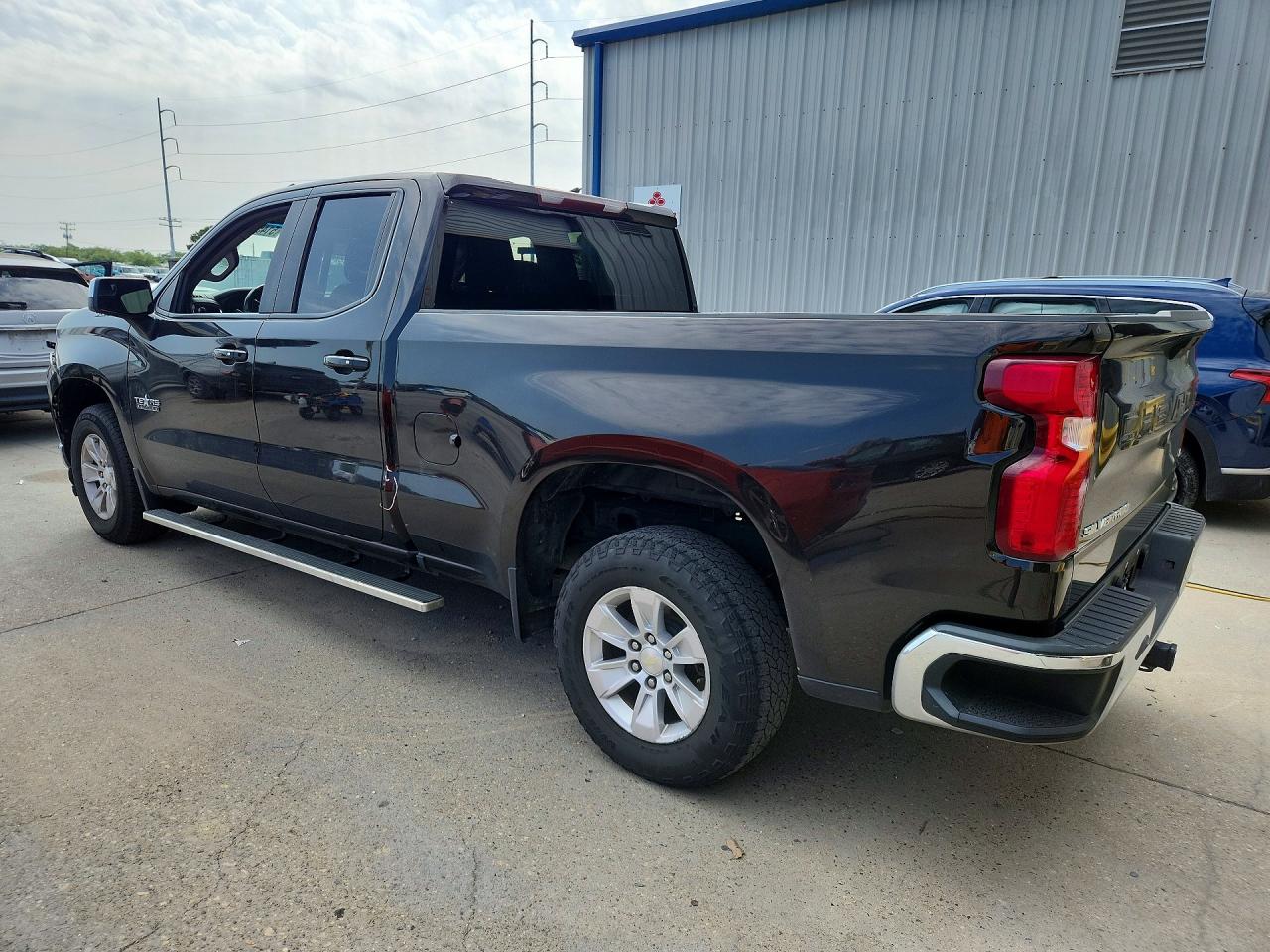 2019 CHEVROLET SILVERADO C1500 LT photo 4