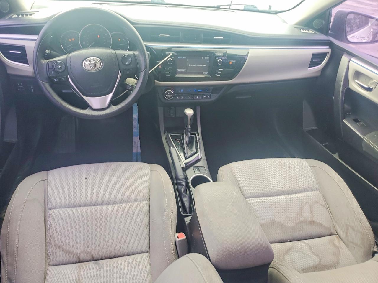 2016 TOYOTA COROLLA LE photo 8