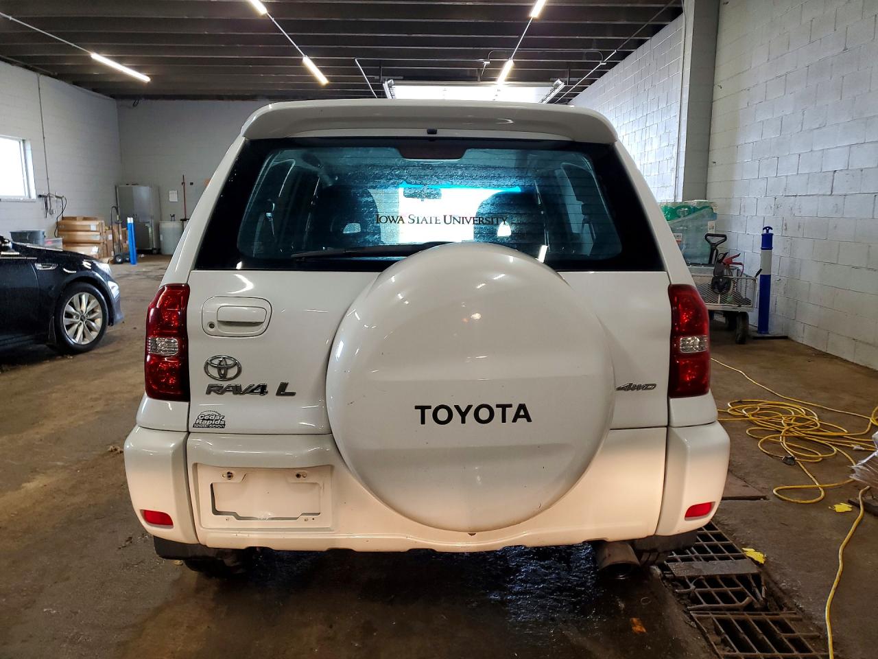 2004 TOYOTA RAV4 BASE photo 16