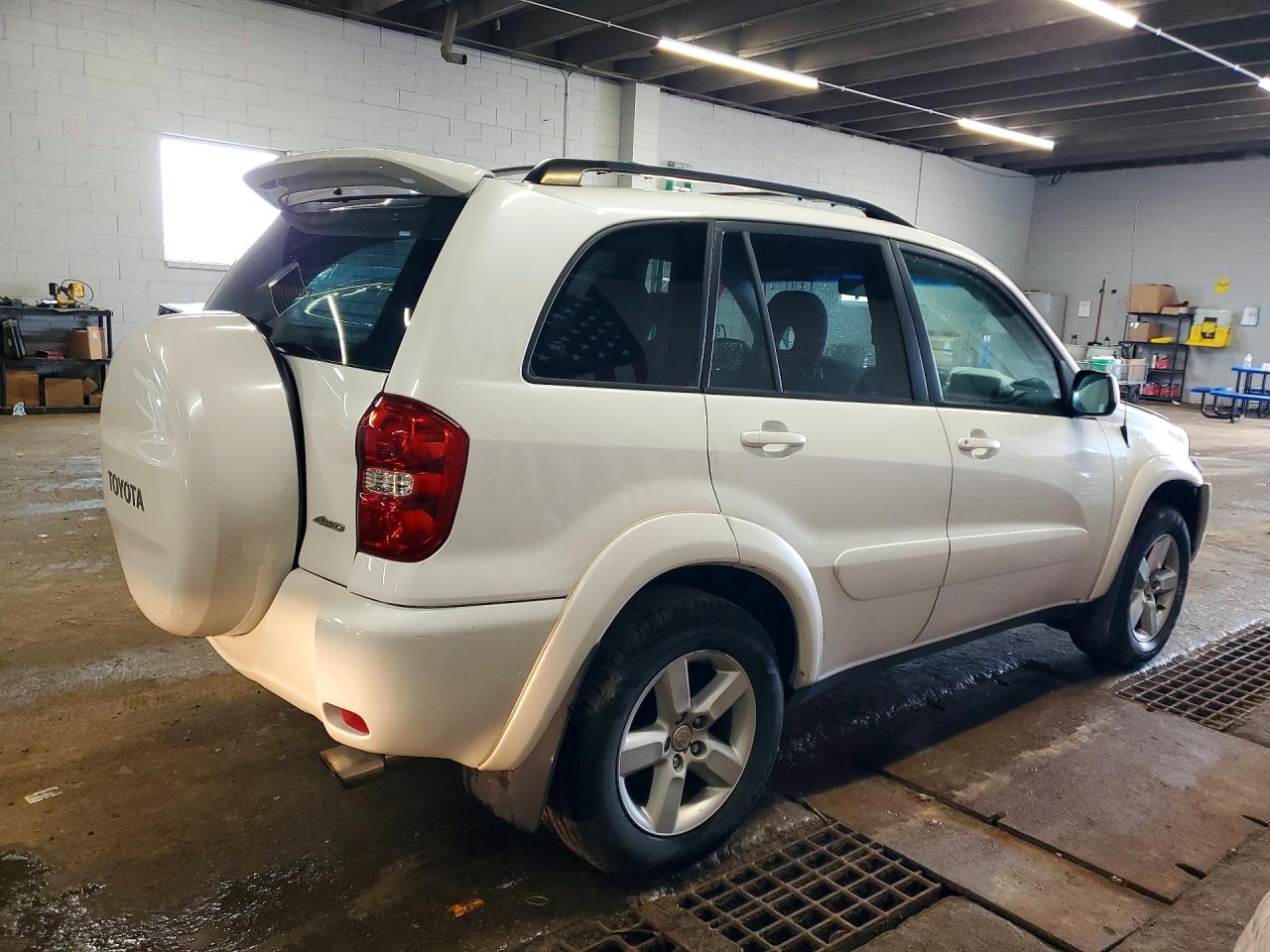 2004 TOYOTA RAV4 BASE photo 7