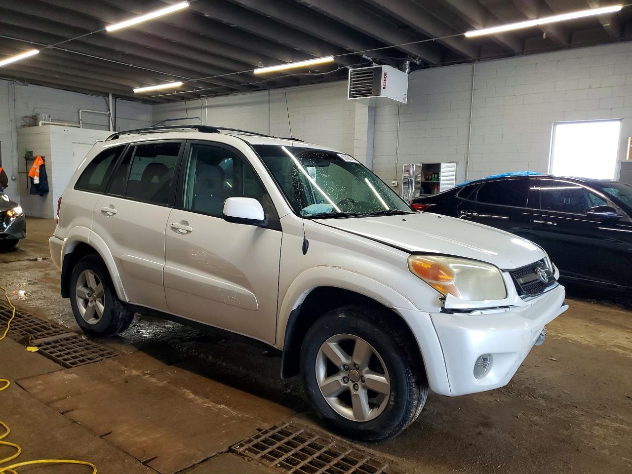 2004 TOYOTA RAV4 BASE photo 10