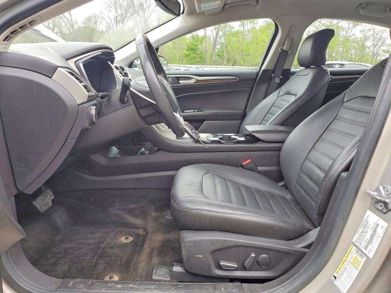 2015 FORD FUSION SE photo 13