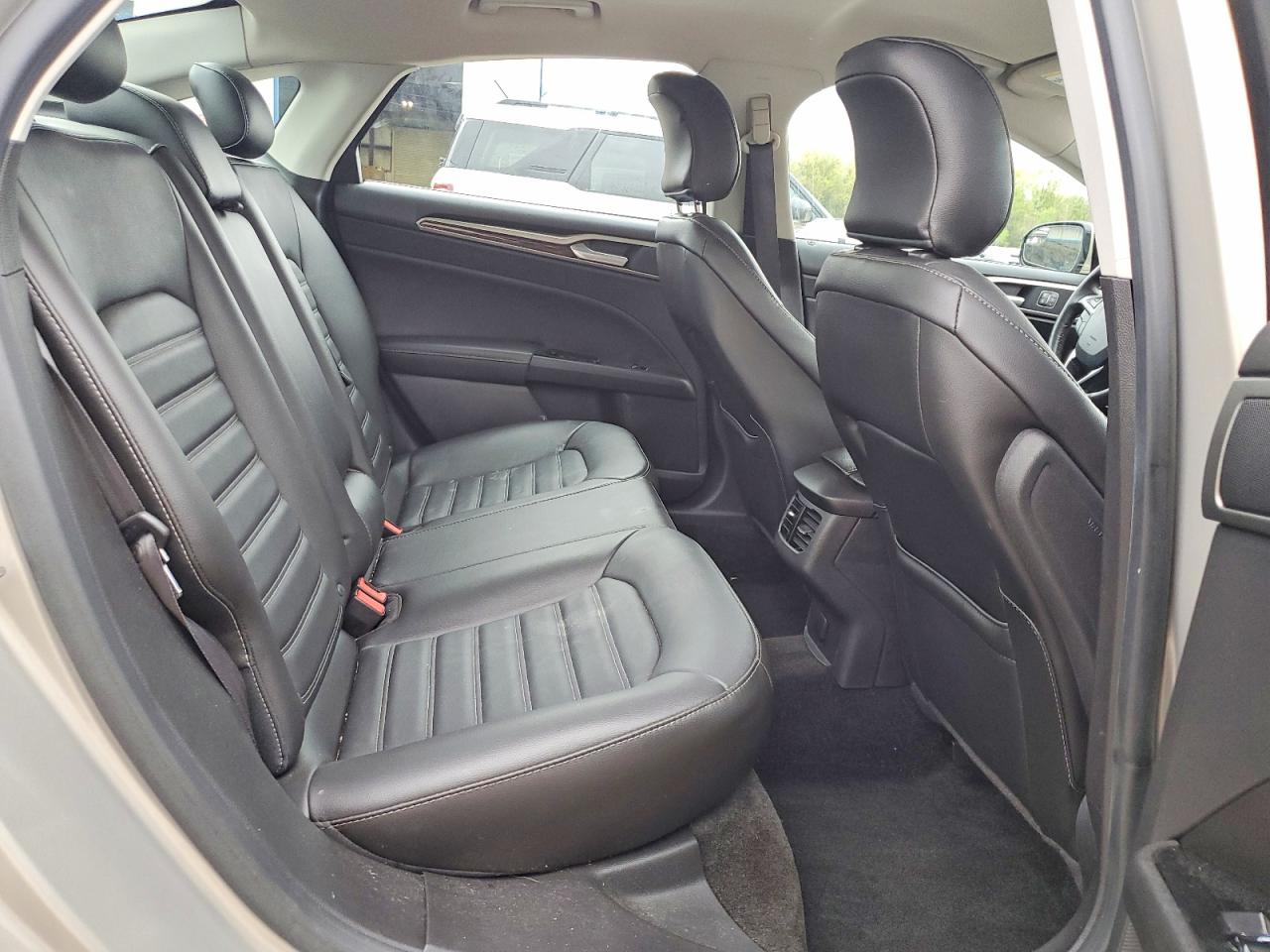 2015 FORD FUSION SE photo 19