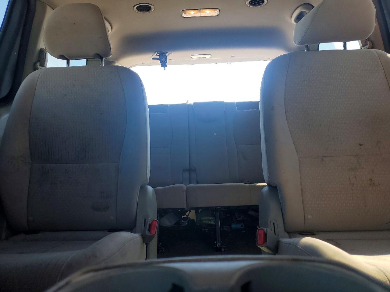 2017 KIA SEDONA LX photo 19