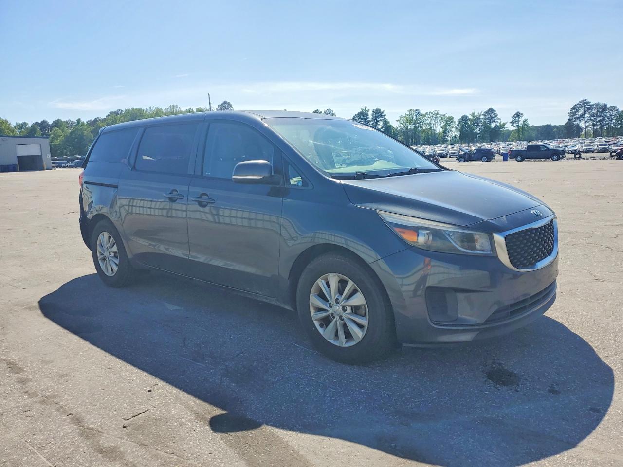 2017 KIA SEDONA LX photo 7