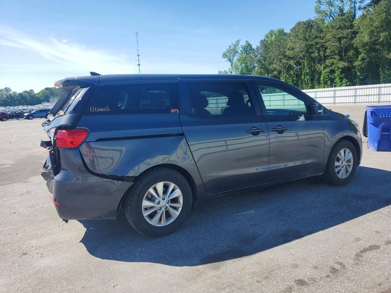 2017 KIA SEDONA LX photo 5