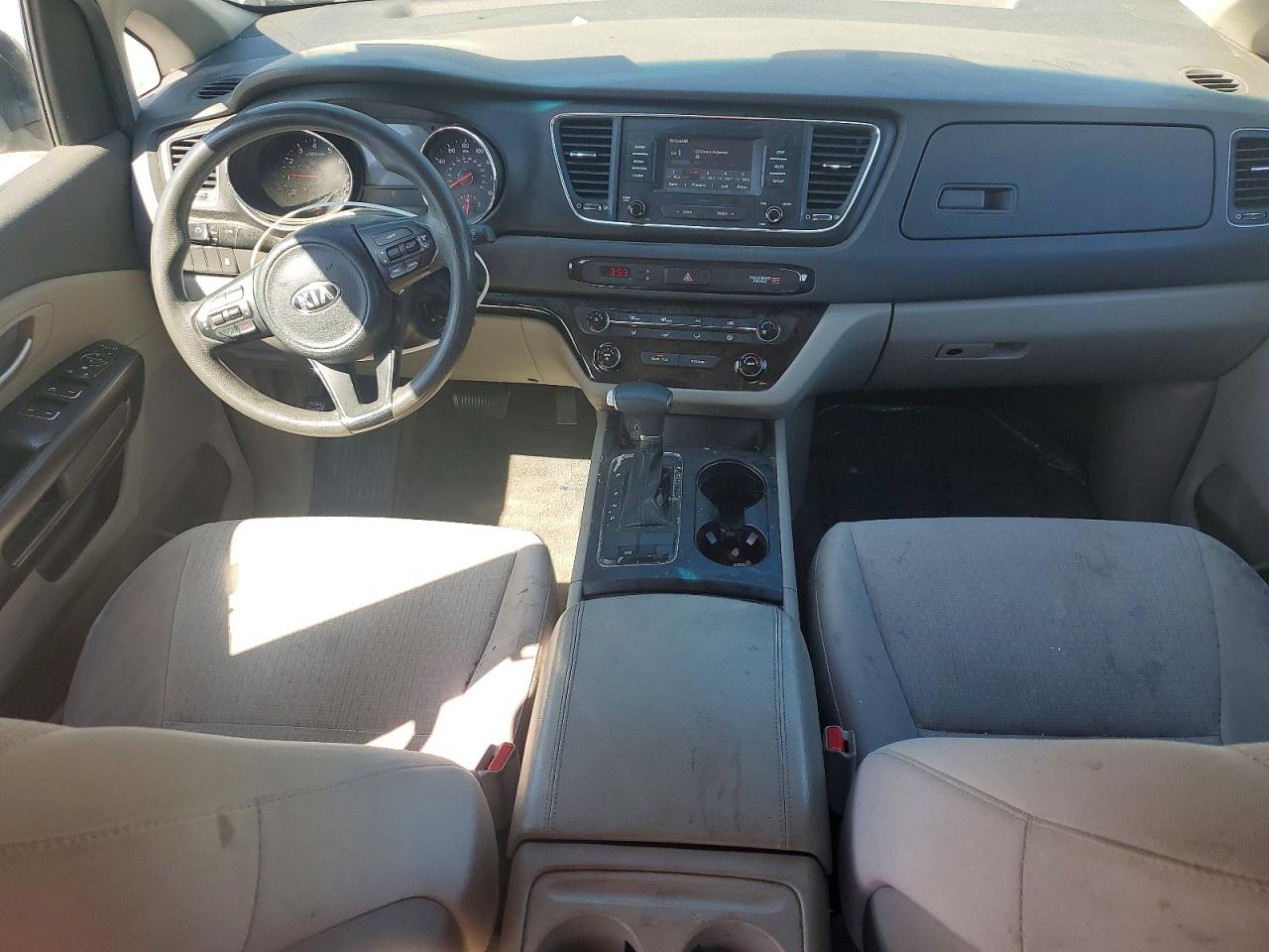 2017 KIA SEDONA LX photo 15