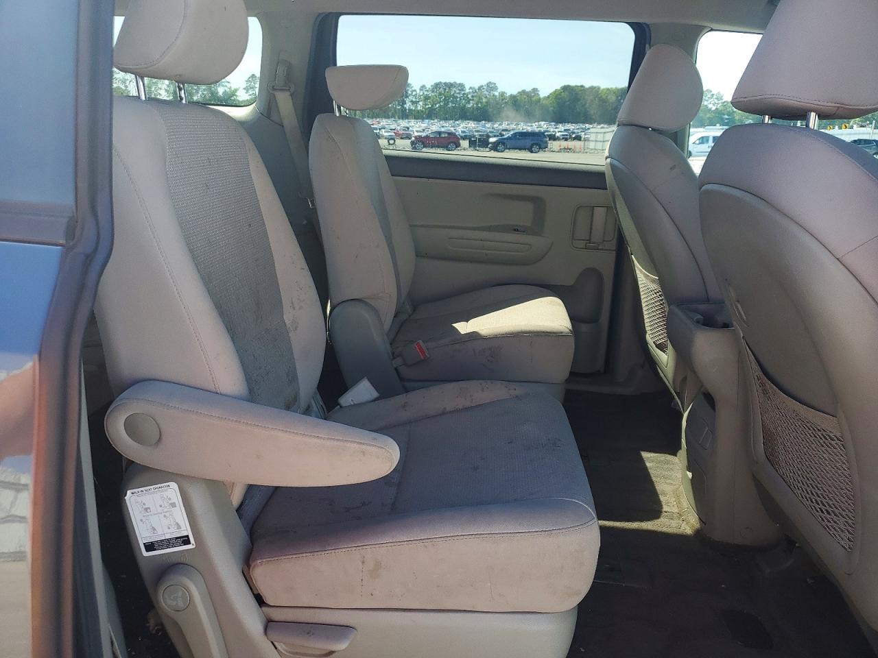 2017 KIA SEDONA LX photo 21