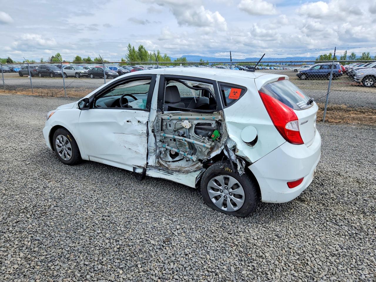 2016 HYUNDAI ACCENT SE photo 4