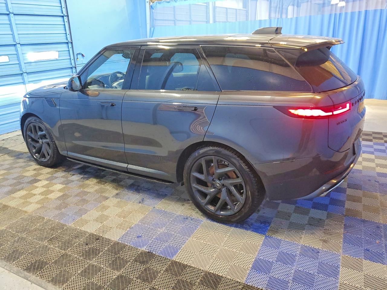 2023 LAND ROVER RANGE ROVER SPORT DYNAMIC SE photo 3