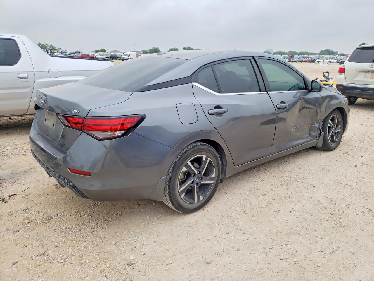2024 NISSAN SENTRA SV photo 3